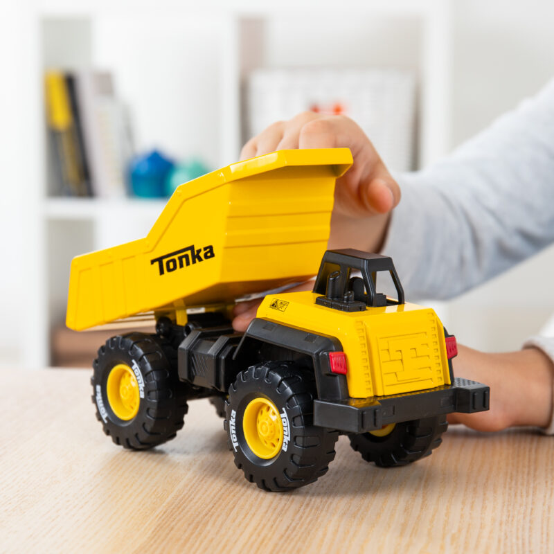 Tonka Classic Dump Truck - US 3597